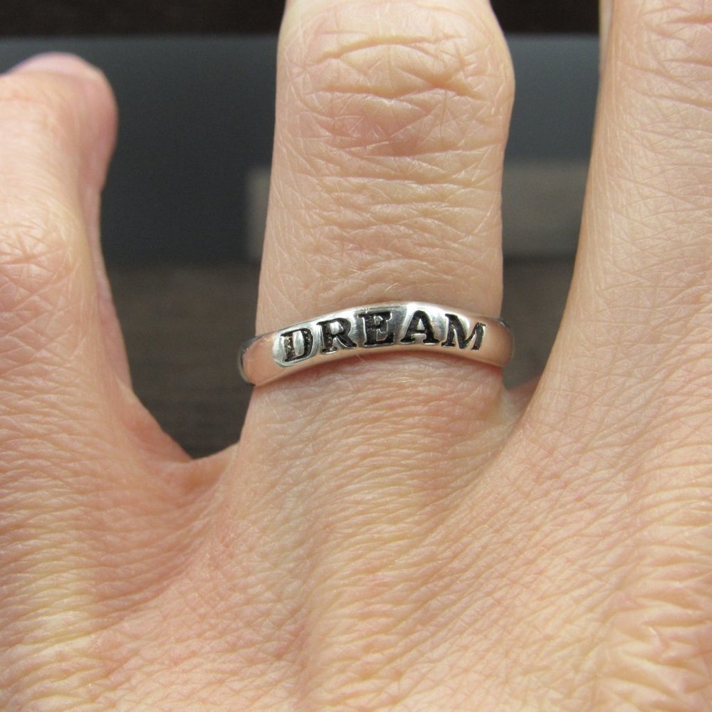 Size 6.75 Sterling Silver Dream Word Wavy Band Ring Vintage - Picture 2 of 7